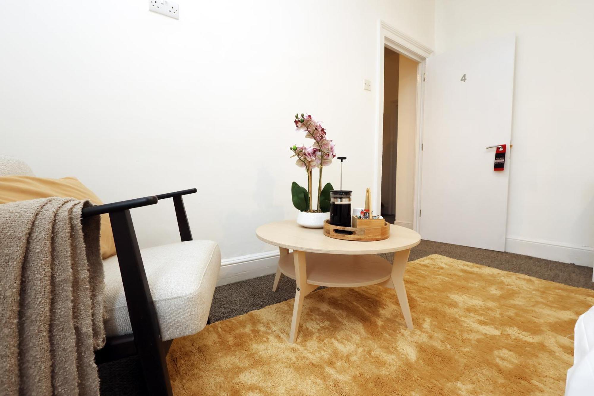 Cardiff City Guesthouse, Central Rooms, Fast Wi-Fi, On-Street Parking Bagian luar foto