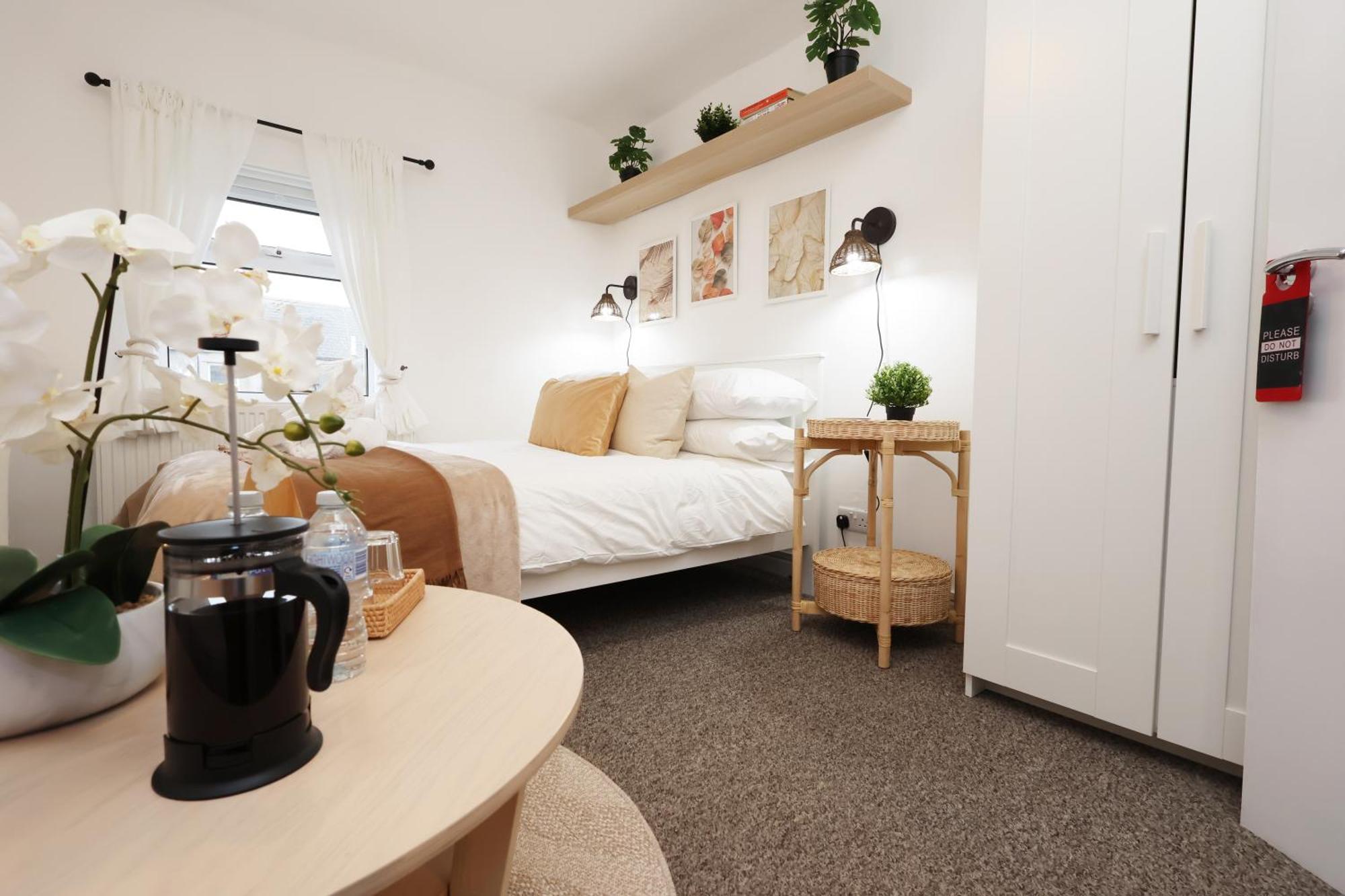 Cardiff City Guesthouse, Central Rooms, Fast Wi-Fi, On-Street Parking Bagian luar foto