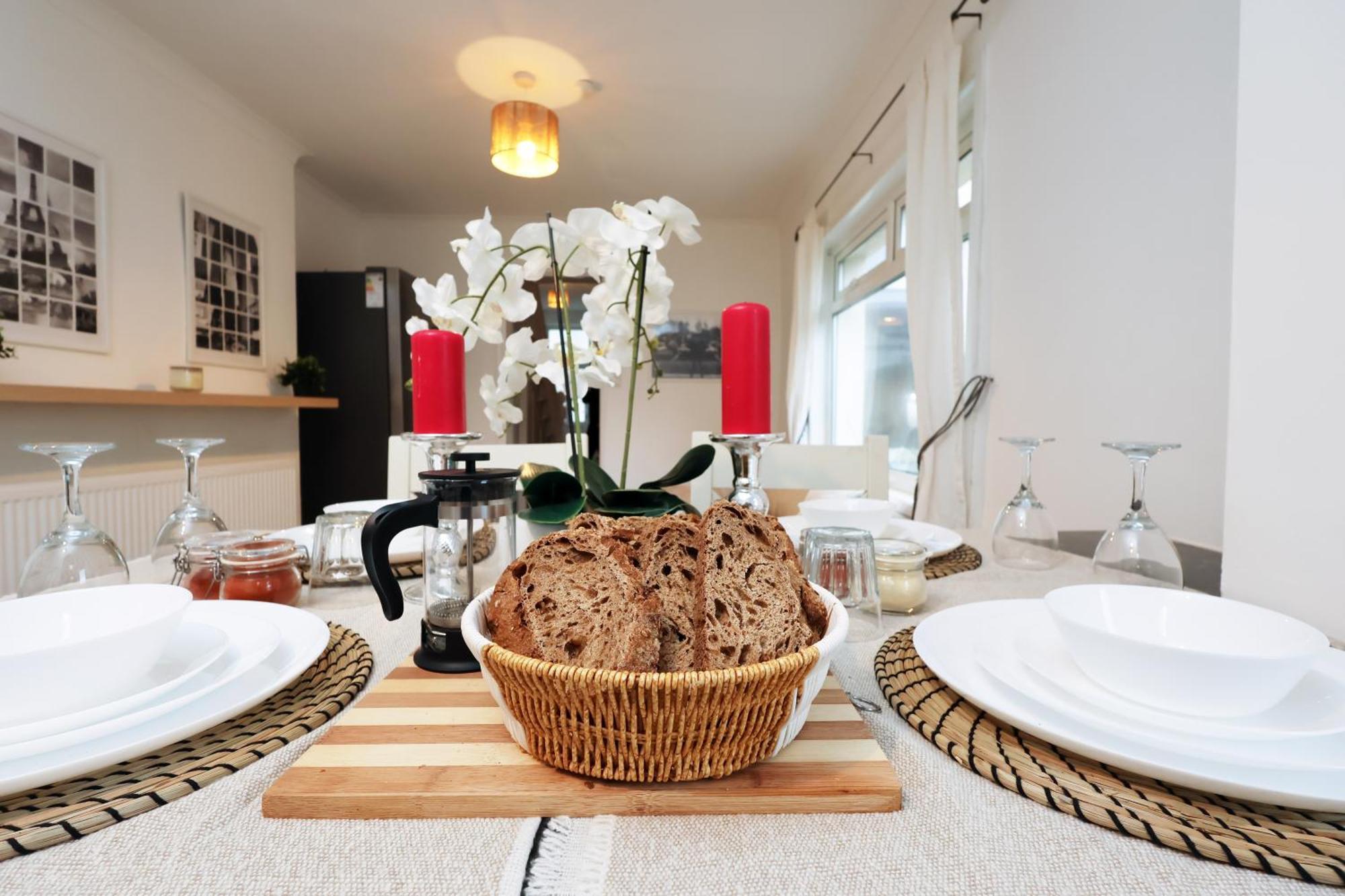 Cardiff City Guesthouse, Central Rooms, Fast Wi-Fi, On-Street Parking Bagian luar foto